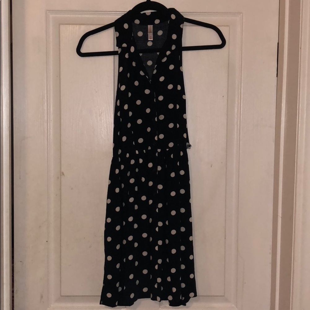 Dress - sleeveless